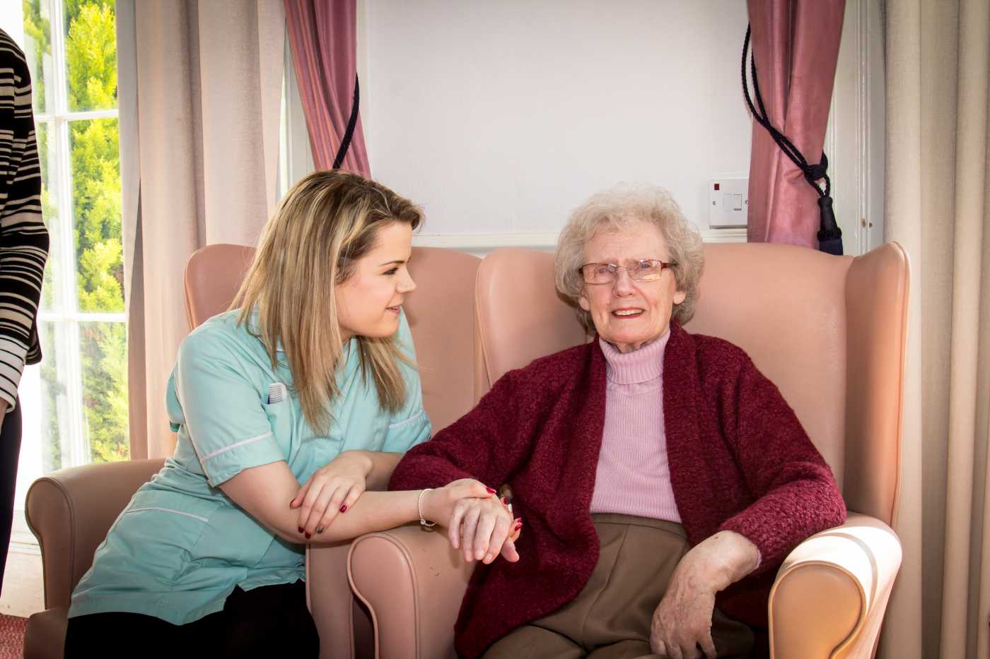 Tailored Support: Customizing Live-In Dementia Care for Individual Needs